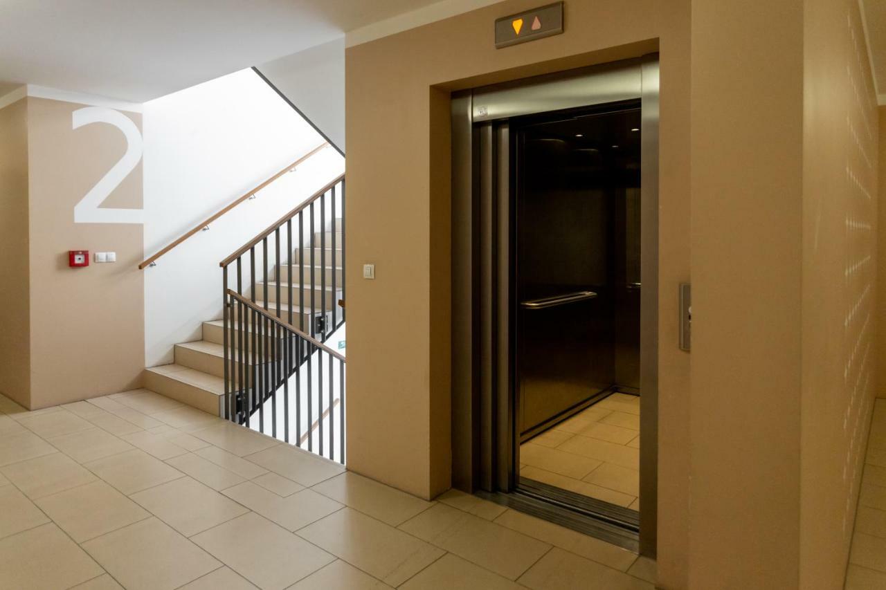 Prague Days - Family 2Bdr Apt - Garage Parking - Balcony Bagian luar foto