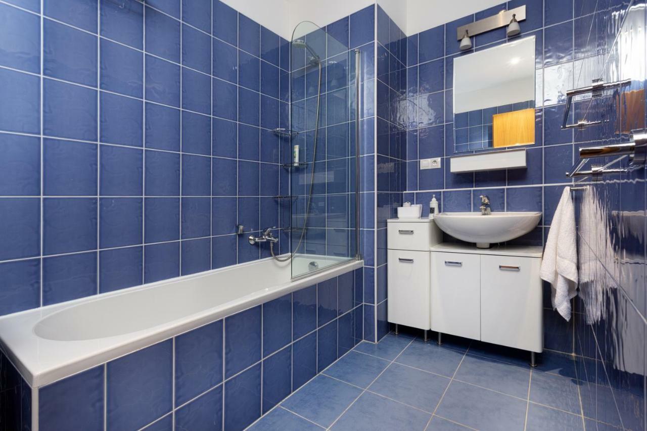 Prague Days - Family 2Bdr Apt - Garage Parking - Balcony Bagian luar foto